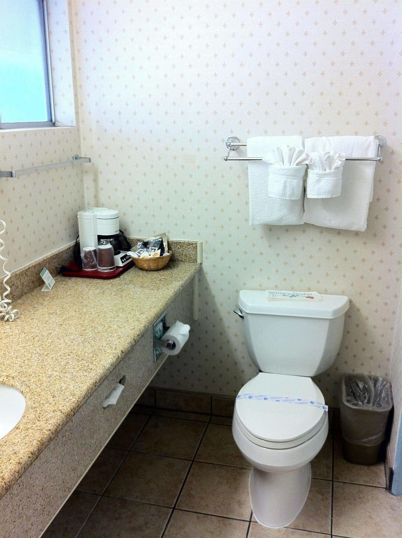 Motel Americas Value Presidents On Munras Monterey