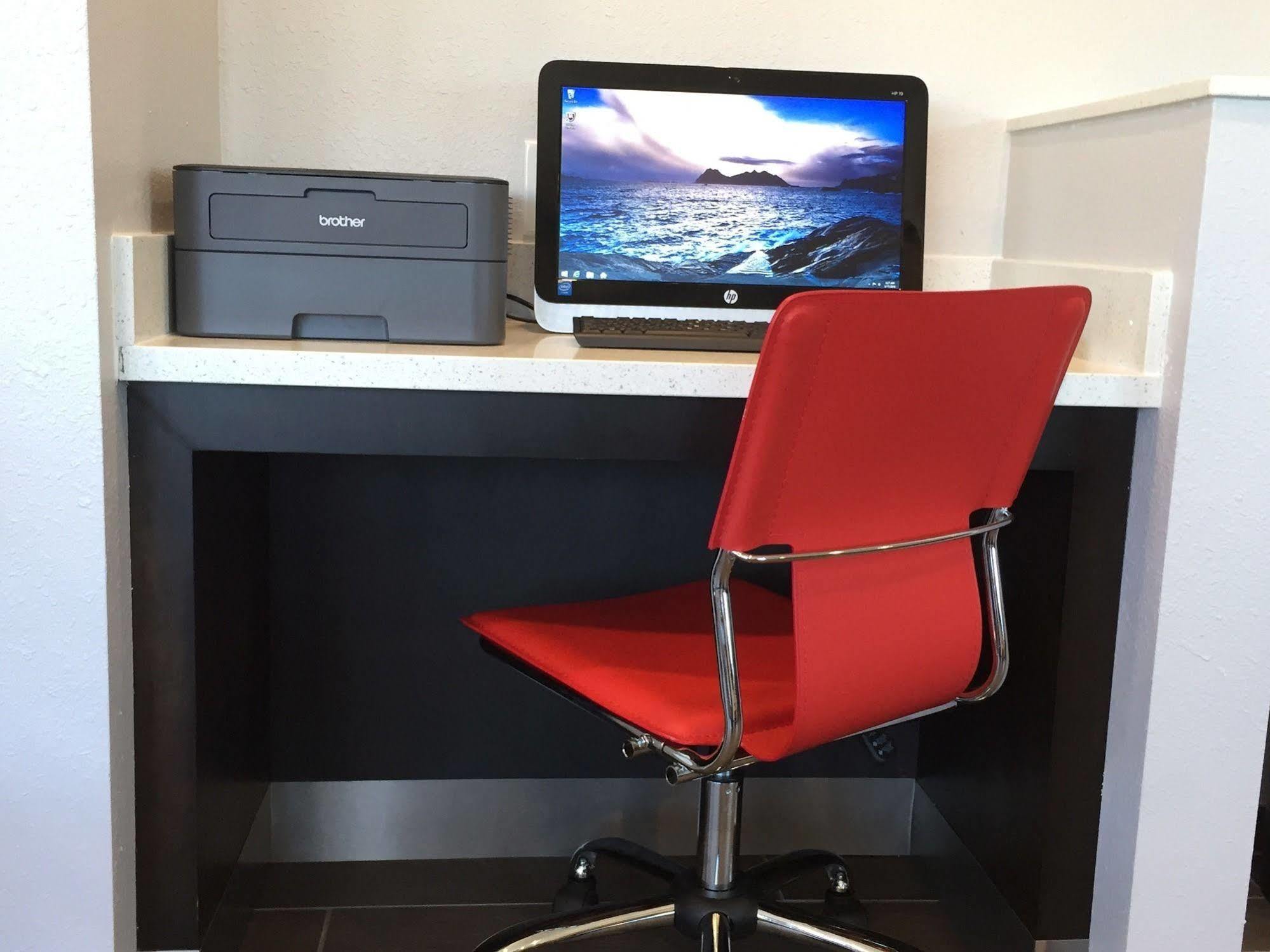 Ramada By Wyndham 3* Monterey