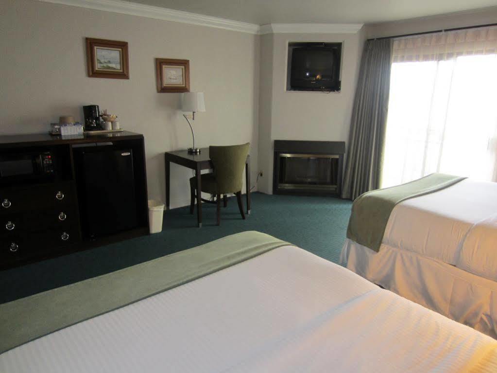 Cannery Row Hotel 2*