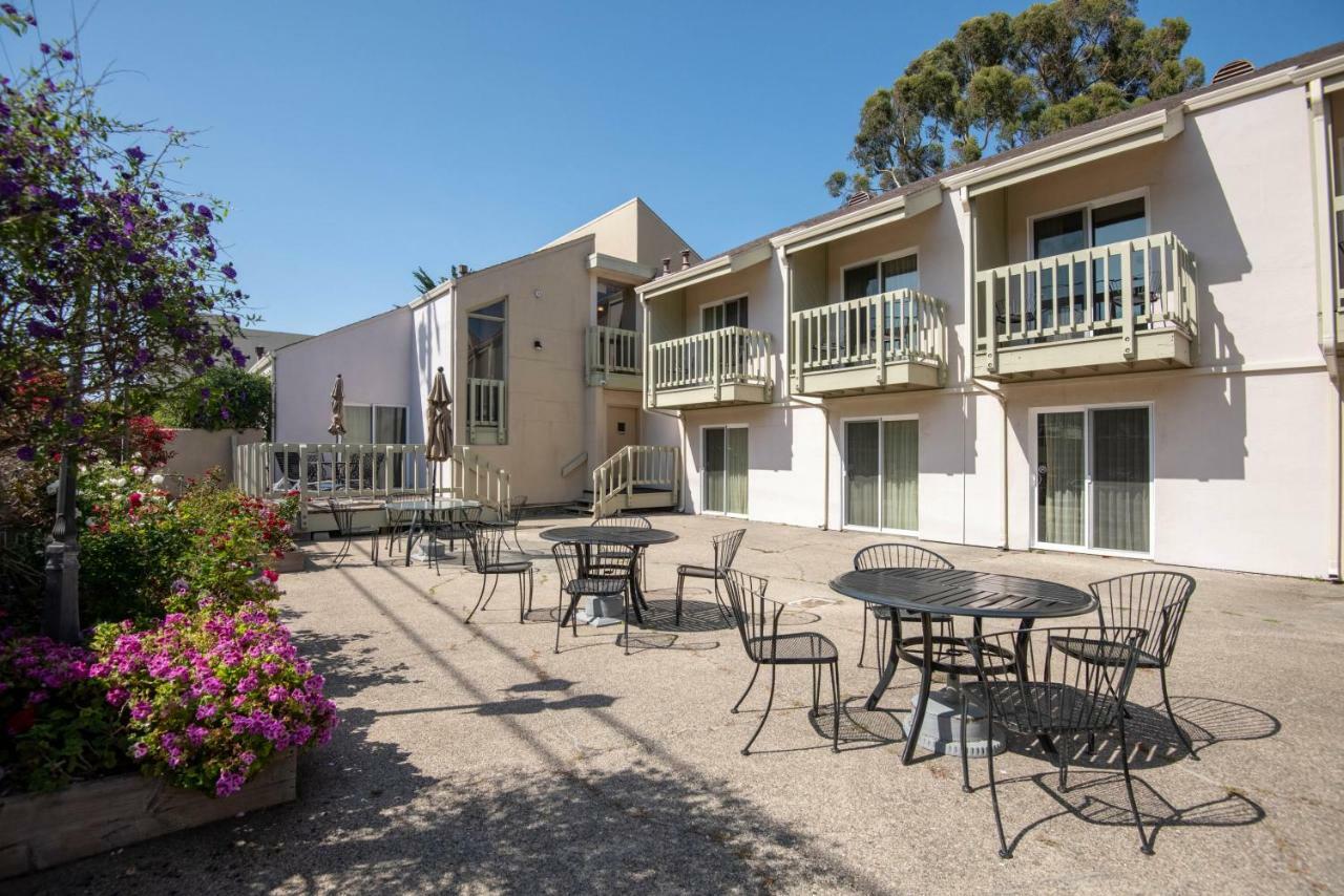 Cannery Row Hotel