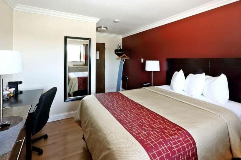 Motel Red Roof &