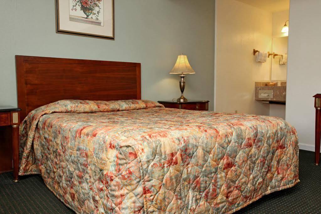 Oceanside 2* Monterey