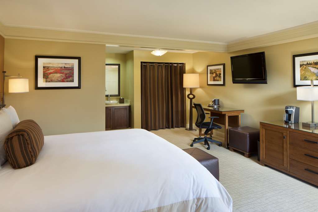 Abrego 4* Monterey