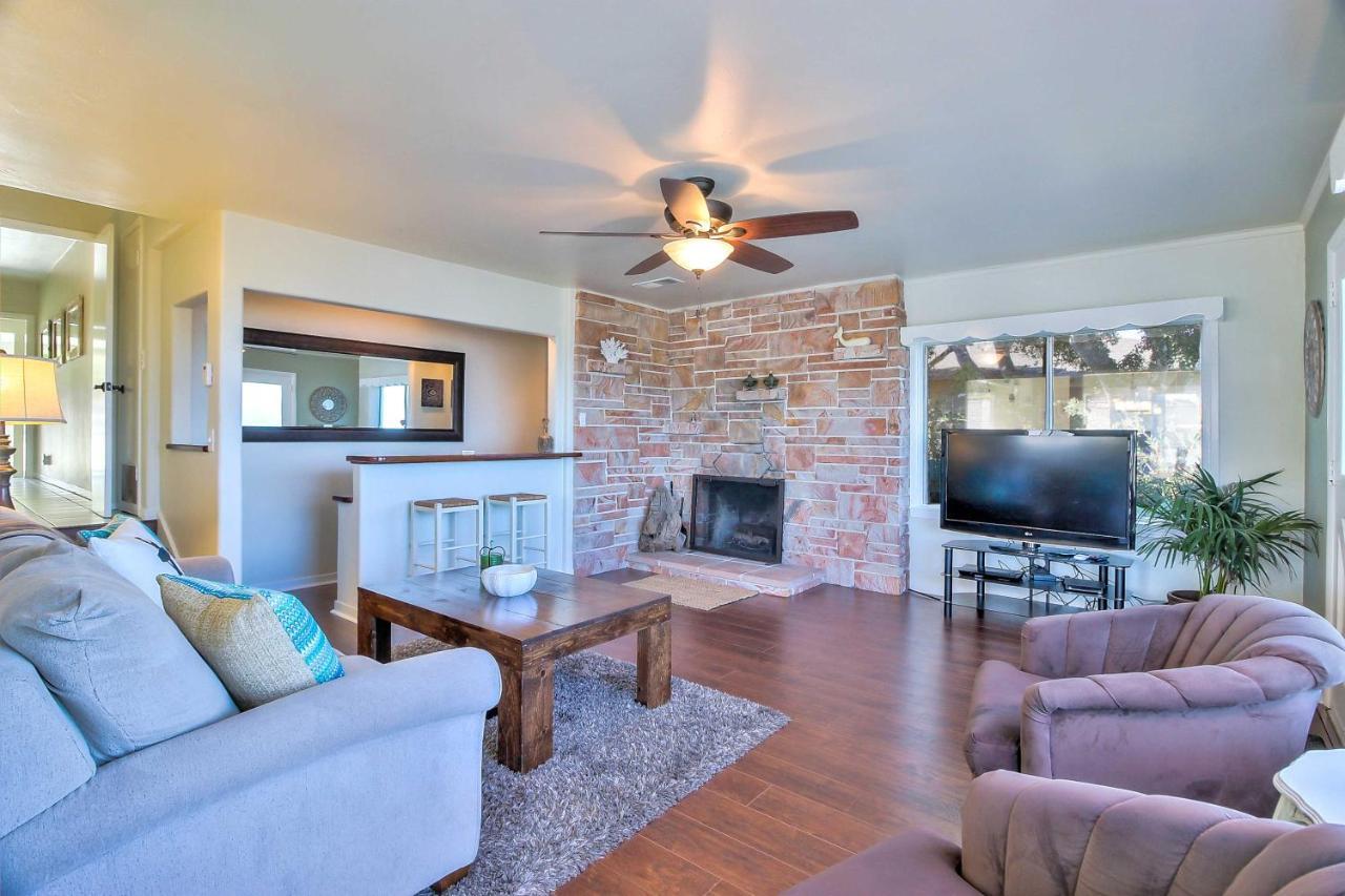 Holiday home Stunning With Views Right On The Bay! *
