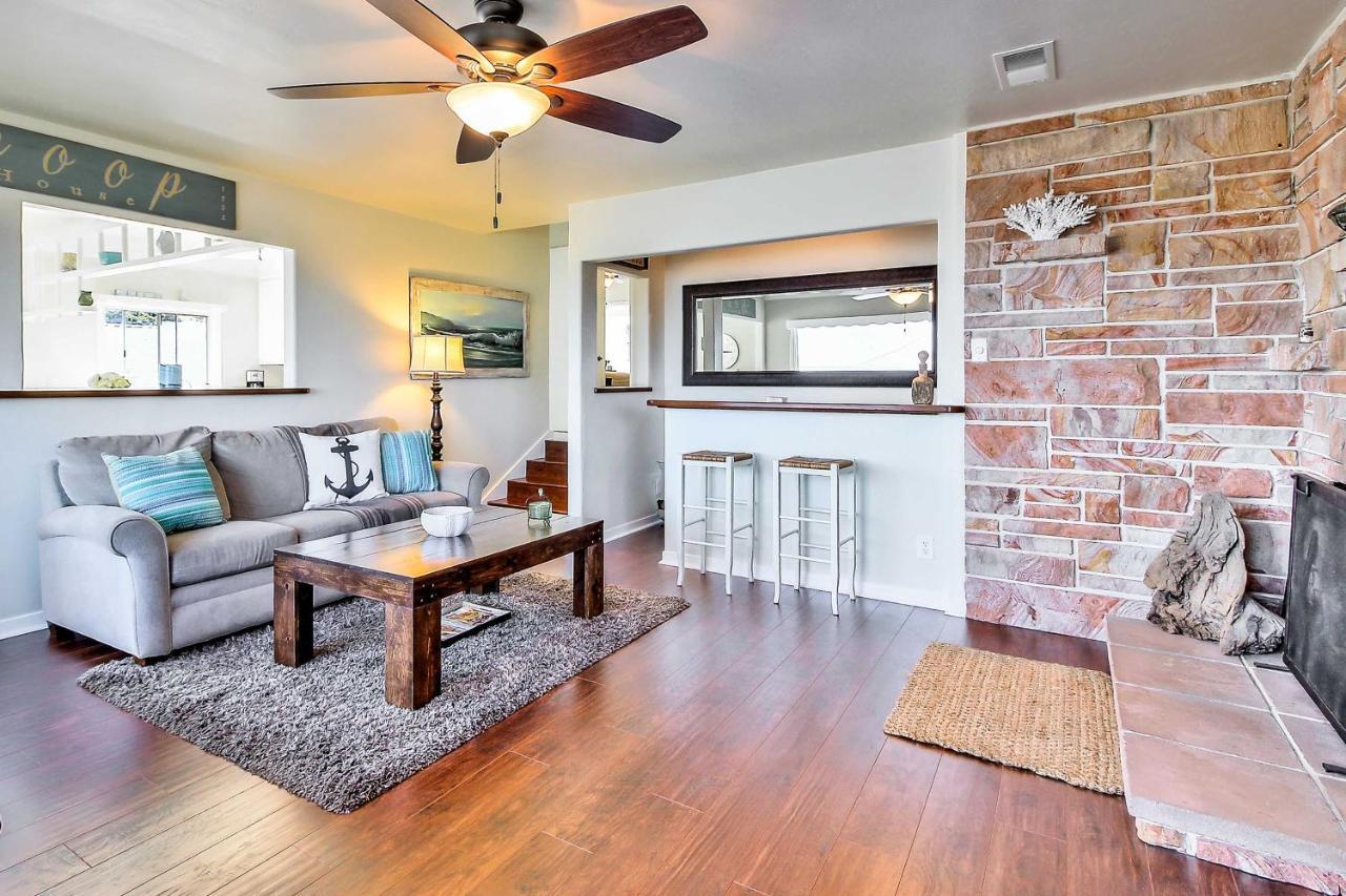 Stunning With Views Right On The Bay! * Monterey