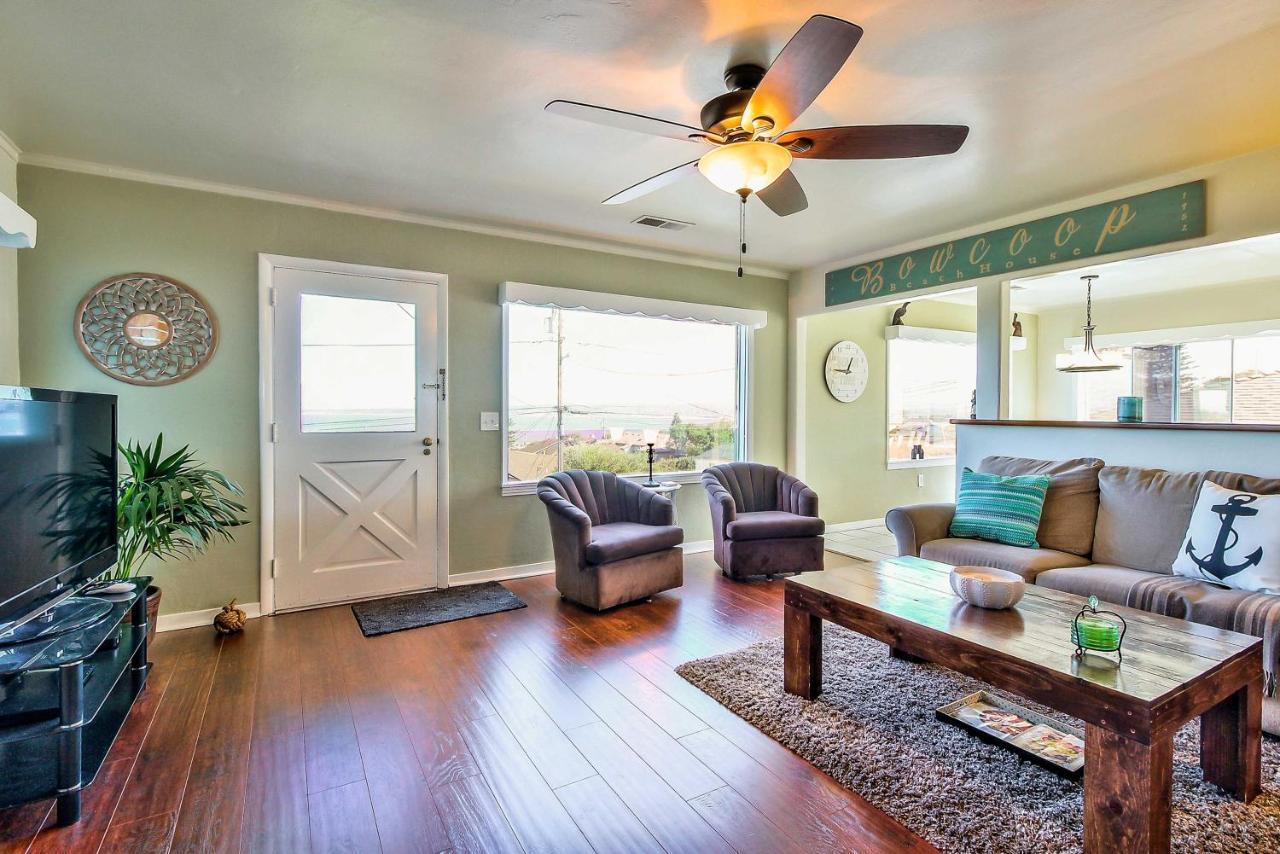 Holiday home Stunning With Views Right On The Bay! Monterey