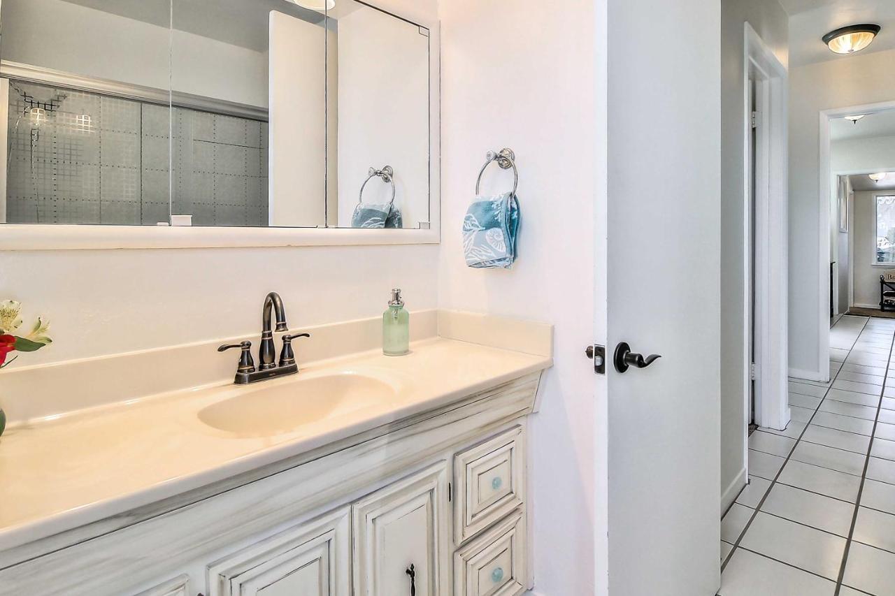Stunning With Views Right On The Bay! * Monterey