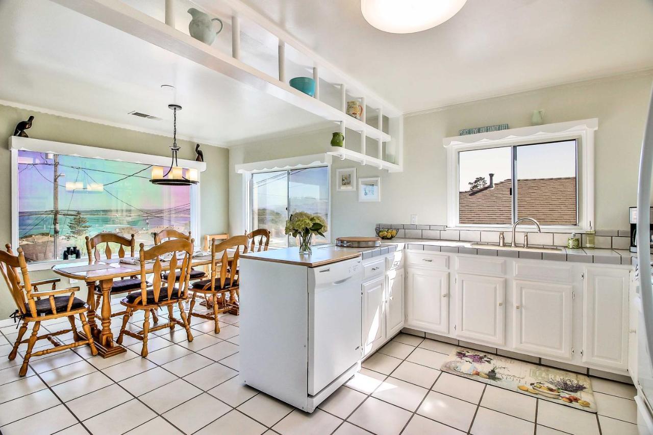 Stunning With Views Right On The Bay! *