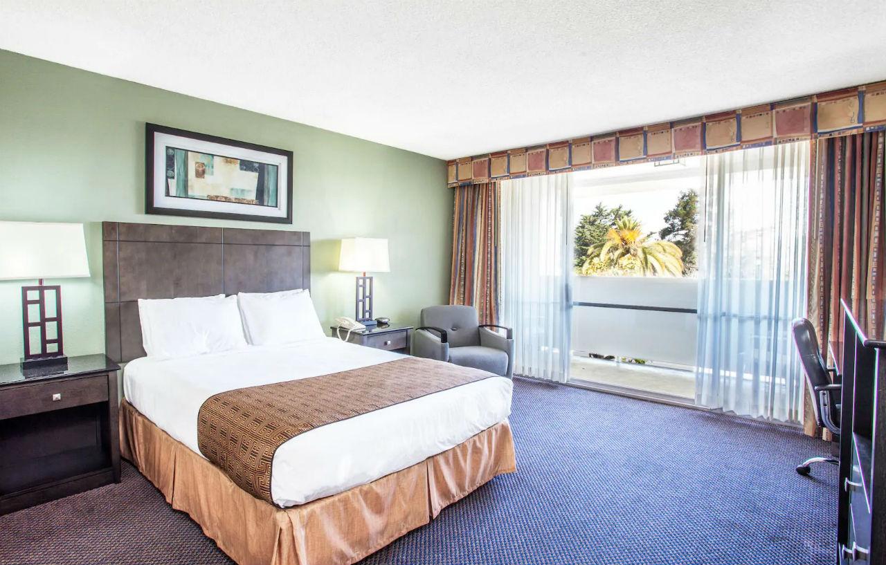 Travelodge By Wyndham Bay 3*