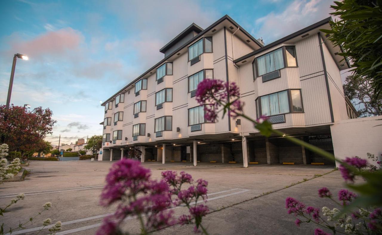 Days By Wyndham Downtown 2* Monterey